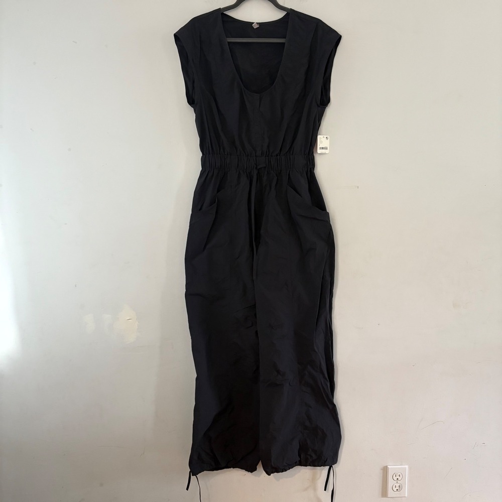 Free People FP Movement Fly By‎ Night Jumpsuit Sz S Wide Leg Black Pocket NEW - Picture 3 of 14